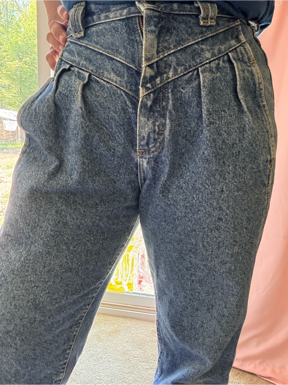 80s Lee Women's High-Waist Ankle Cropped Pleated Jeans in Washed Blue